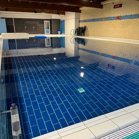 Supergezellig Vakantiehuis Met Hele Grote Tuin Bij Nijmegen Ewijk Kültér fotó