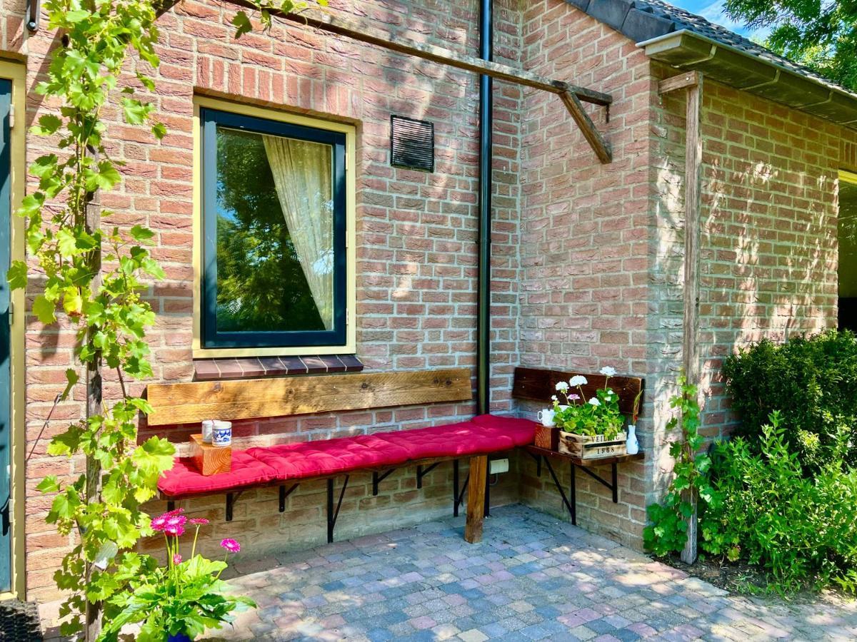 Supergezellig Vakantiehuis Met Hele Grote Tuin Bij Nijmegen Ewijk Kültér fotó