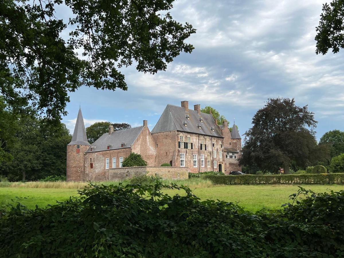 Supergezellig Vakantiehuis Met Hele Grote Tuin Bij Nijmegen Ewijk Kültér fotó